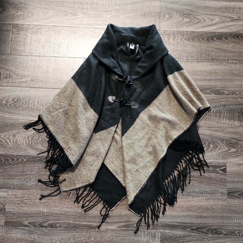 🌹 Apt. 9 Fringe Edge Poncho 🌹
